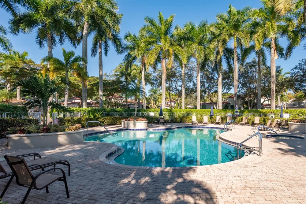 7691 CARDINAL COURT West Palm Beach, FL 33412