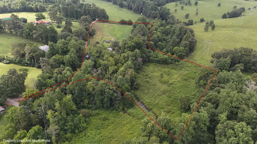 340 Christian Community Rd Livingston, TN 38570