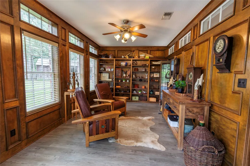 601 Piney Creek Road Bellville, TX 77418