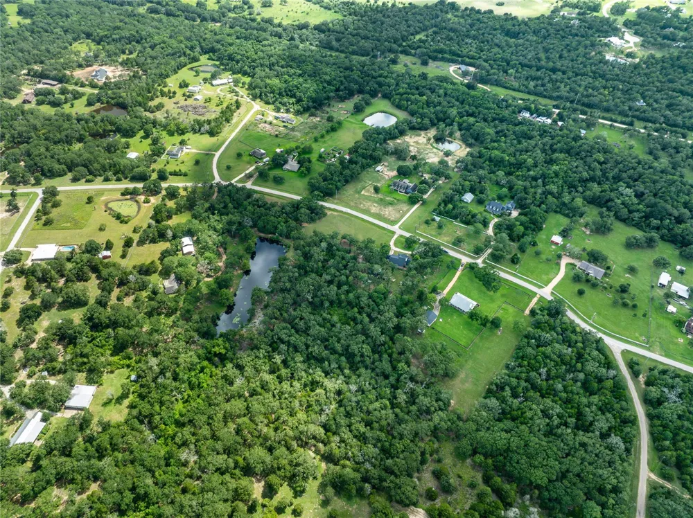 601 Piney Creek Road Bellville, TX 77418