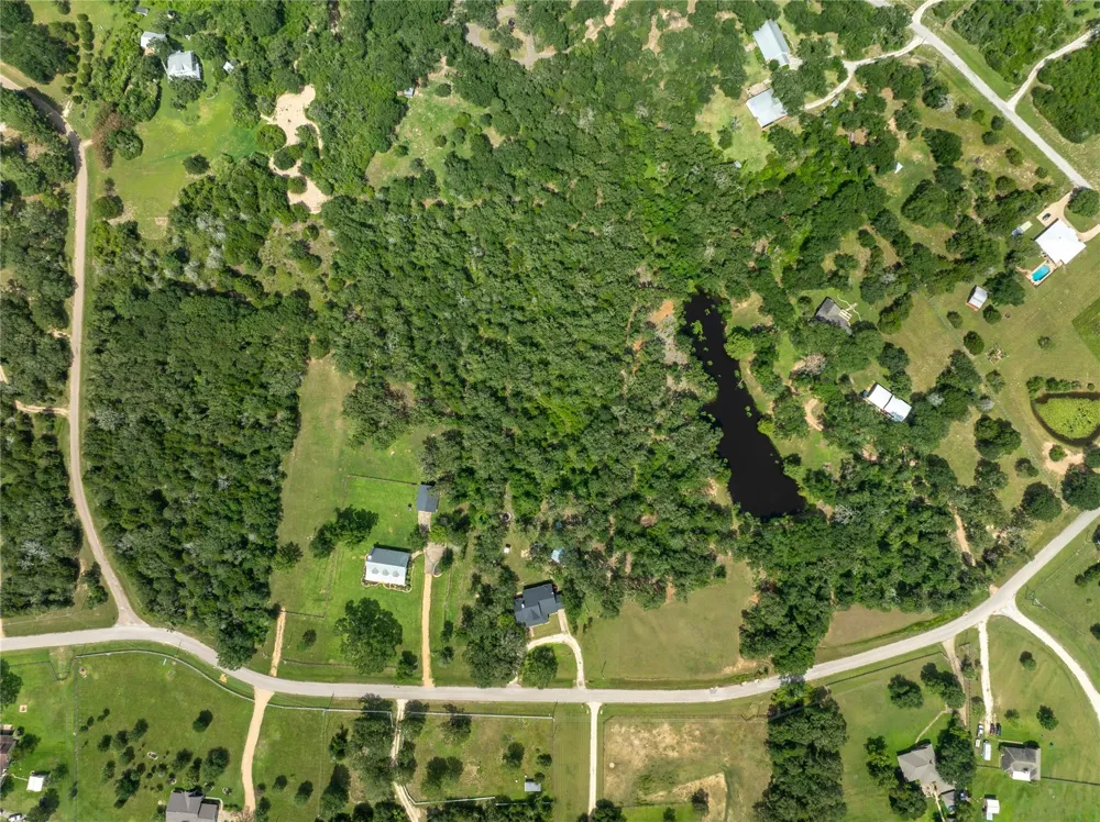 601 Piney Creek Road Bellville, TX 77418