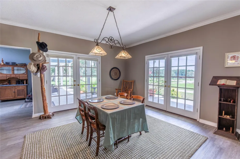 601 Piney Creek Road Bellville, TX 77418