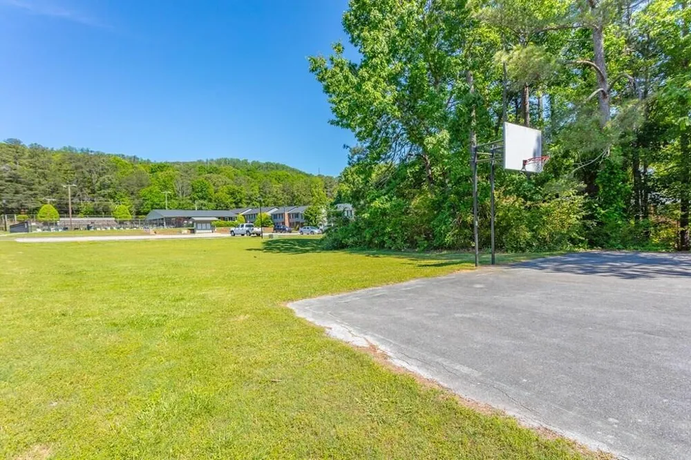 1900 Meadowbrook Circle NW Dalton, GA 30720