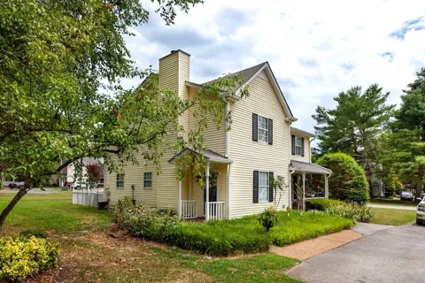 1244 Carriage Park Dr