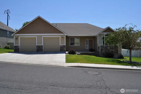 5004 Boulder Way