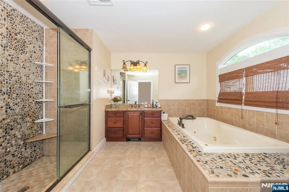 4 Kingsberry Avenue Westwood, NJ 07675