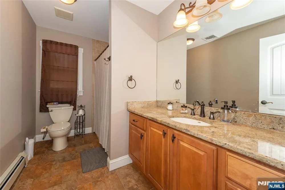 4 Kingsberry Avenue Westwood, NJ 07675