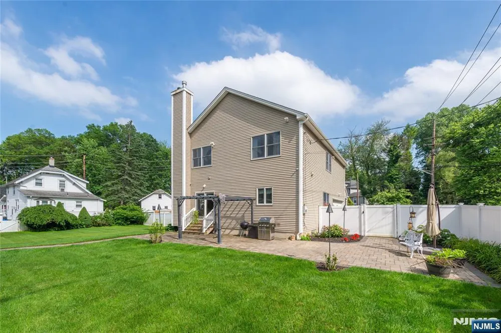 4 Kingsberry Avenue Westwood, NJ 07675