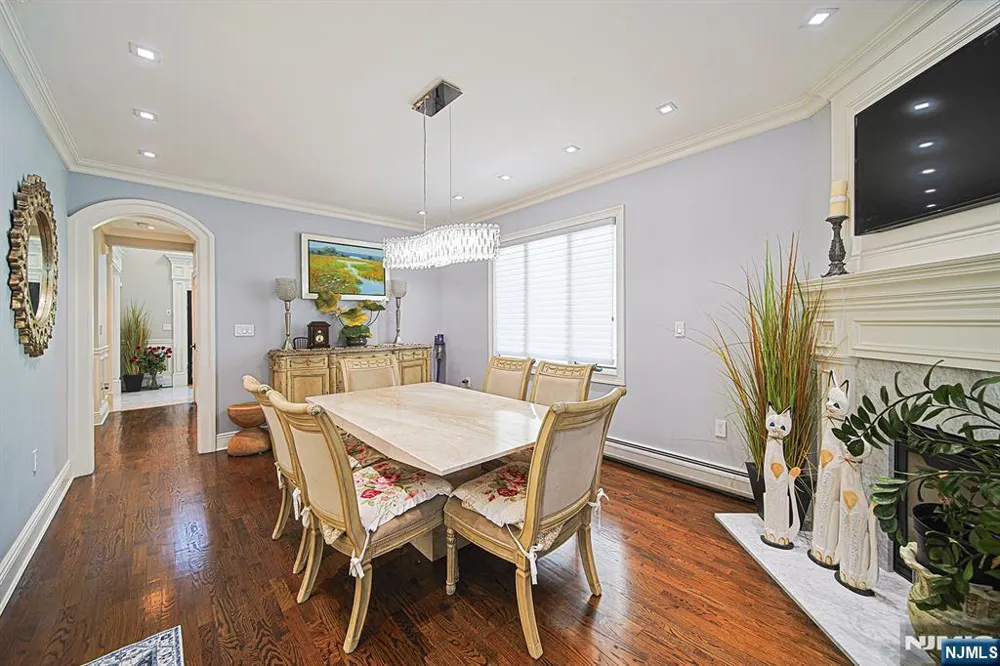 897 Virgil Avenue Ridgefield, NJ 07657