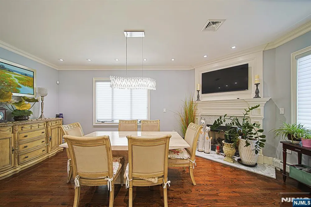 897 Virgil Avenue Ridgefield, NJ 07657