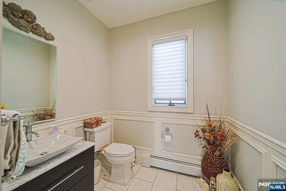 897 Virgil Avenue Ridgefield, NJ 07657