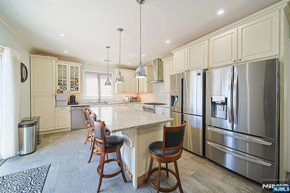 897 Virgil Avenue Ridgefield, NJ 07657