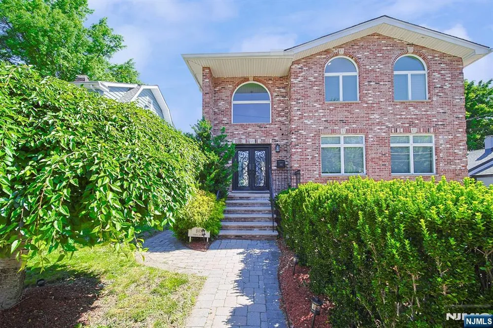 897 Virgil Avenue Ridgefield, NJ 07657