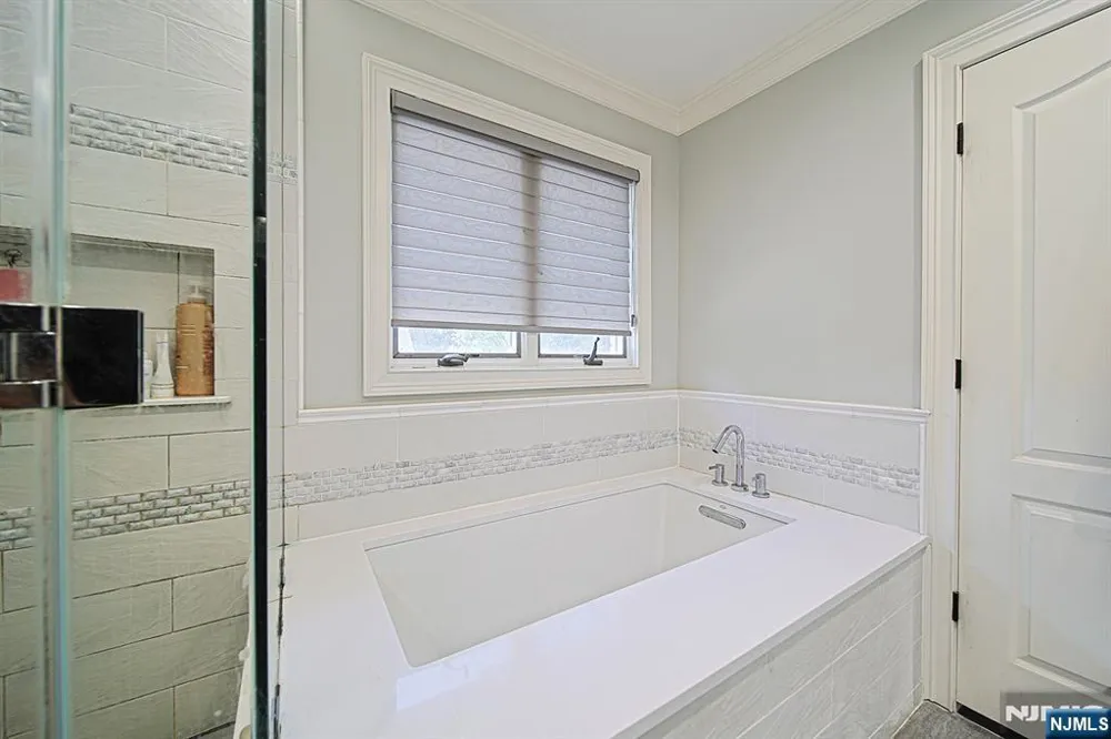 897 Virgil Avenue Ridgefield, NJ 07657