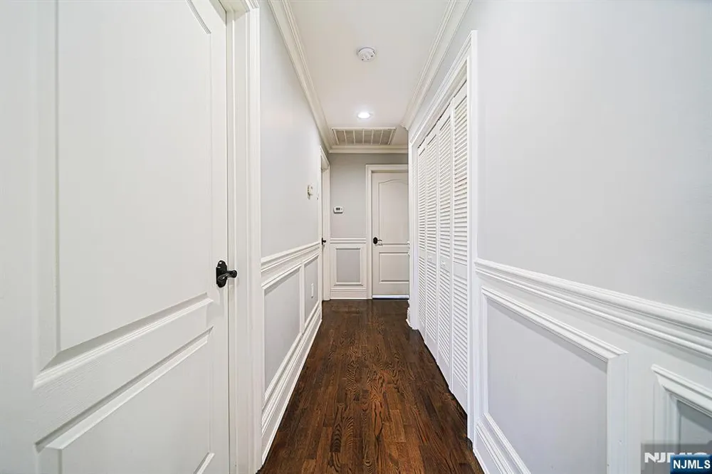 897 Virgil Avenue Ridgefield, NJ 07657