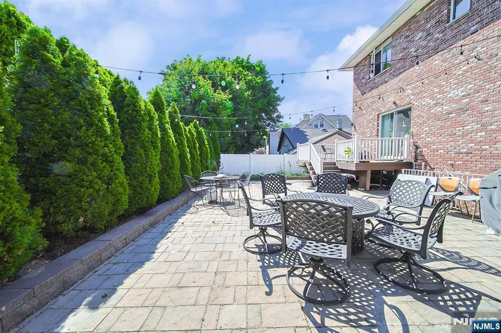 897 Virgil Avenue Ridgefield, NJ 07657