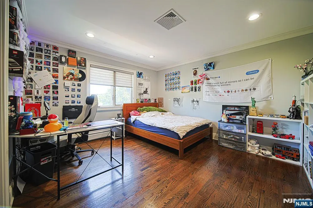 897 Virgil Avenue Ridgefield, NJ 07657