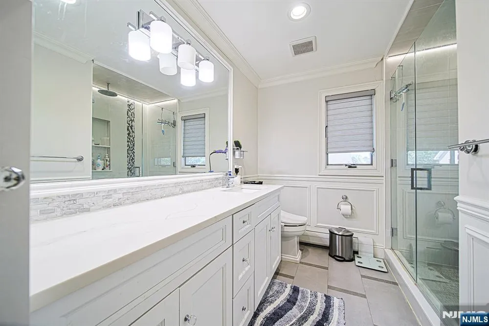 897 Virgil Avenue Ridgefield, NJ 07657