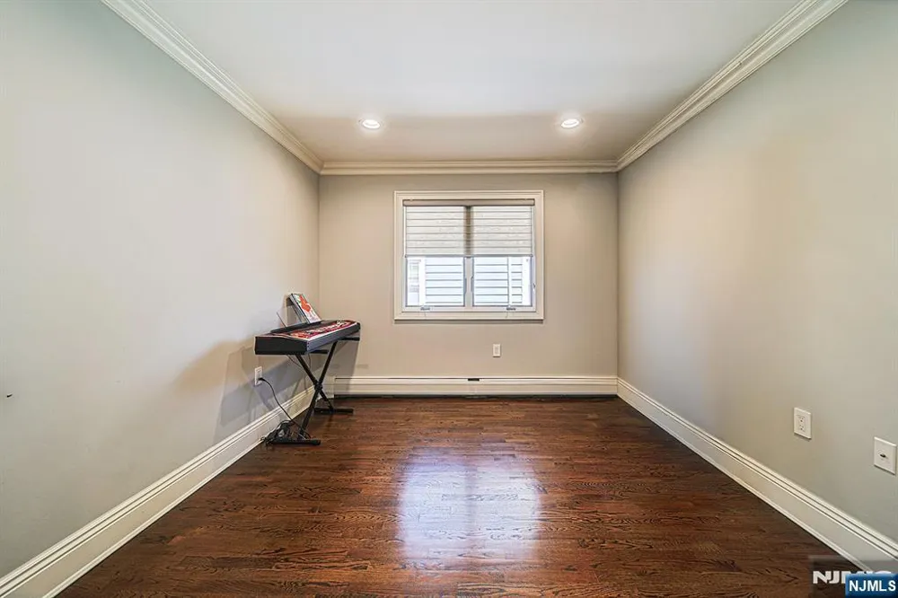 897 Virgil Avenue Ridgefield, NJ 07657