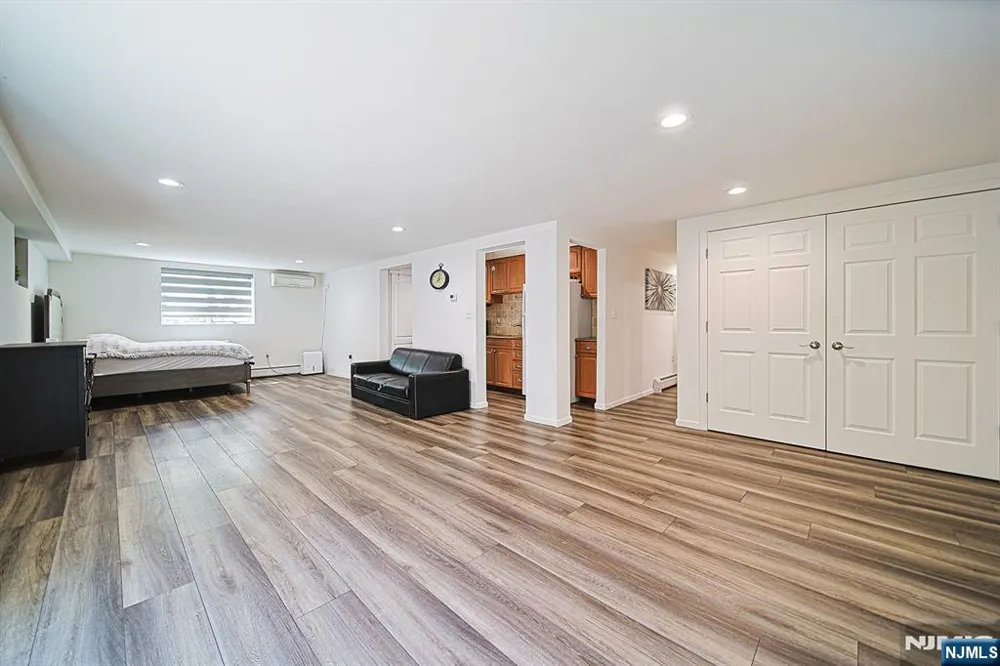 897 Virgil Avenue Ridgefield, NJ 07657