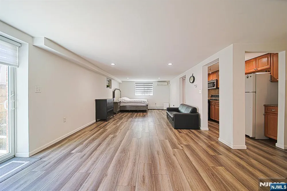 897 Virgil Avenue Ridgefield, NJ 07657