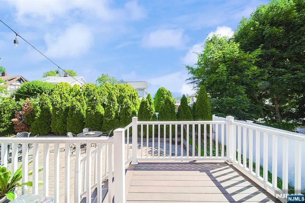 897 Virgil Avenue Ridgefield, NJ 07657