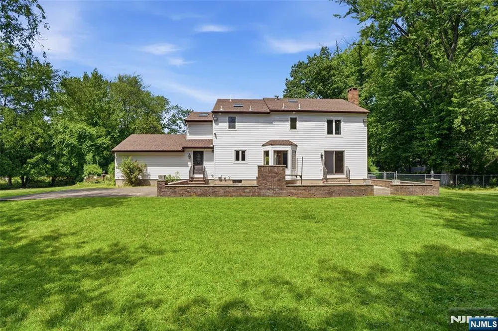 2 Woodside Avenue West Caldwell, NJ 07006