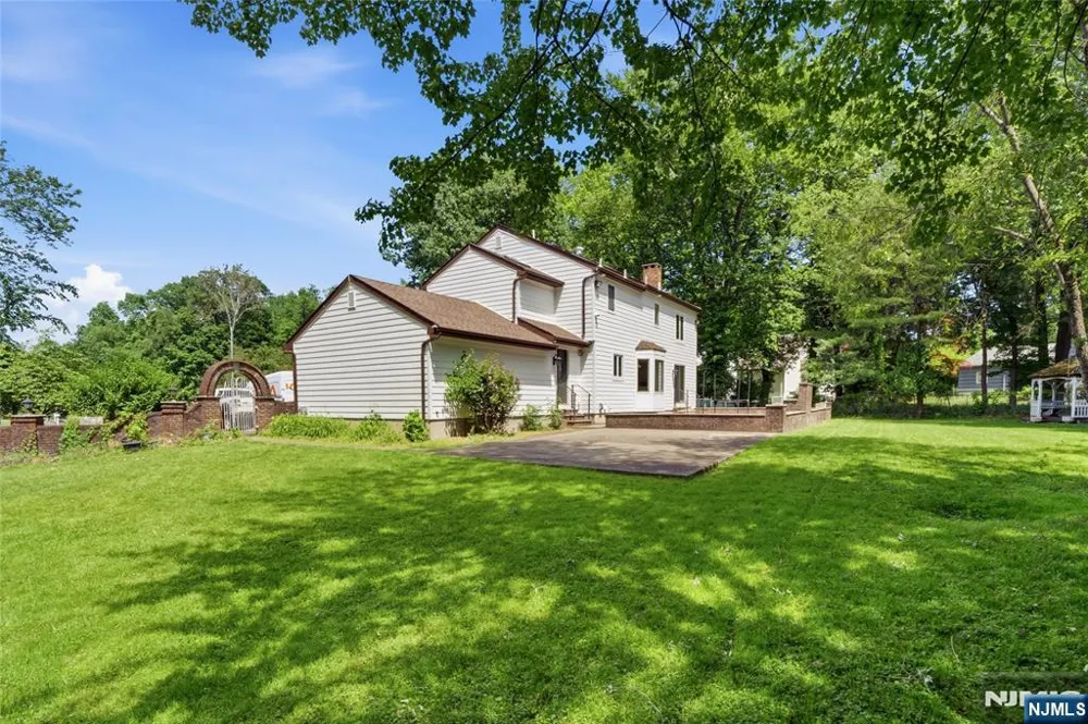 2 Woodside Avenue West Caldwell, NJ 07006