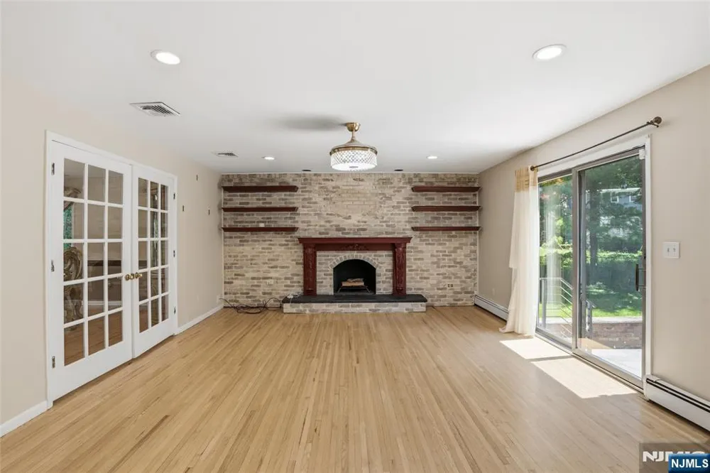 2 Woodside Avenue West Caldwell, NJ 07006
