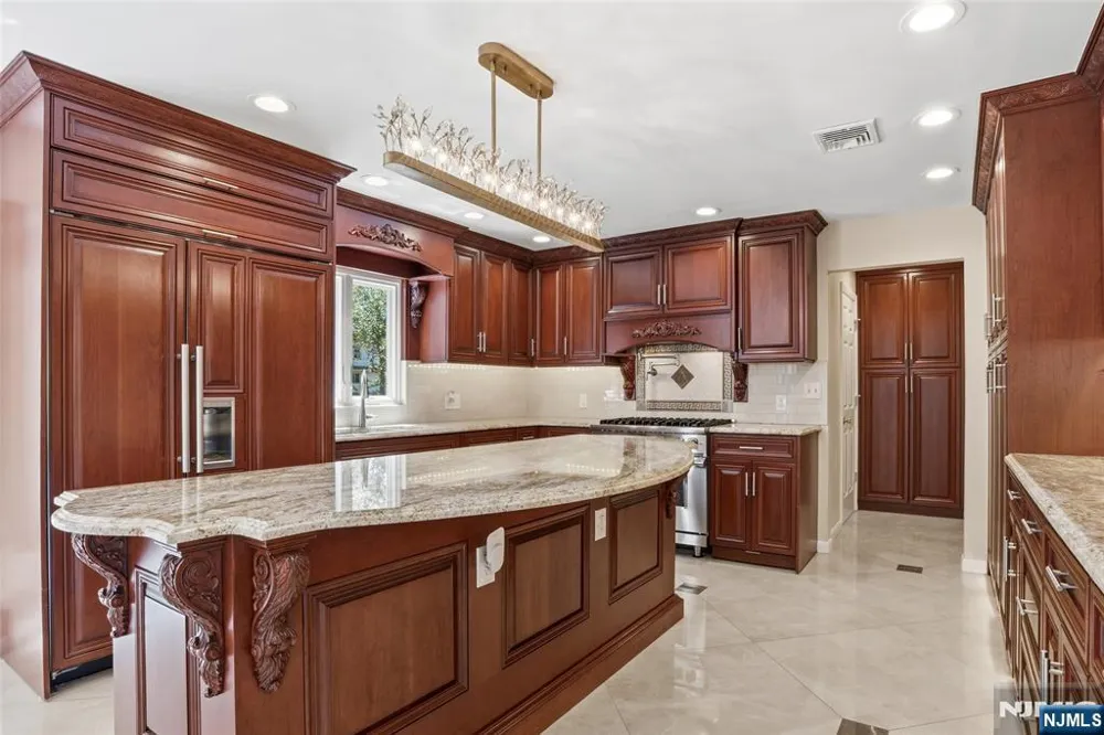 2 Woodside Avenue West Caldwell, NJ 07006