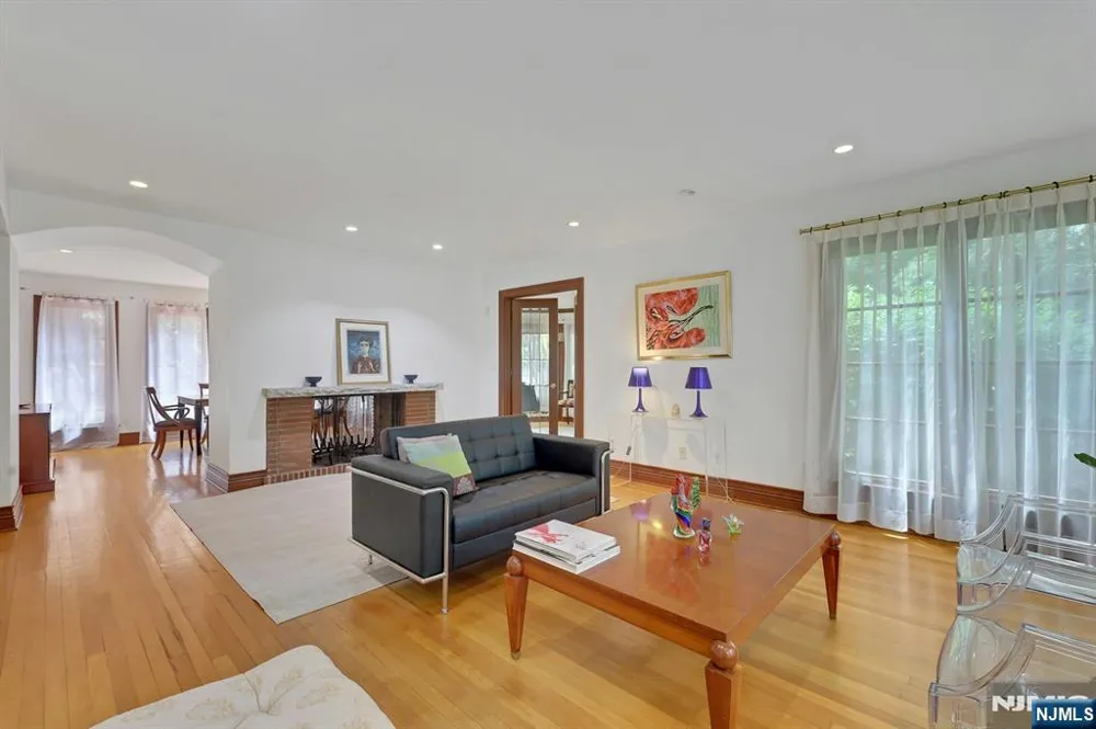 285 Arch Road Englewood, NJ 07631