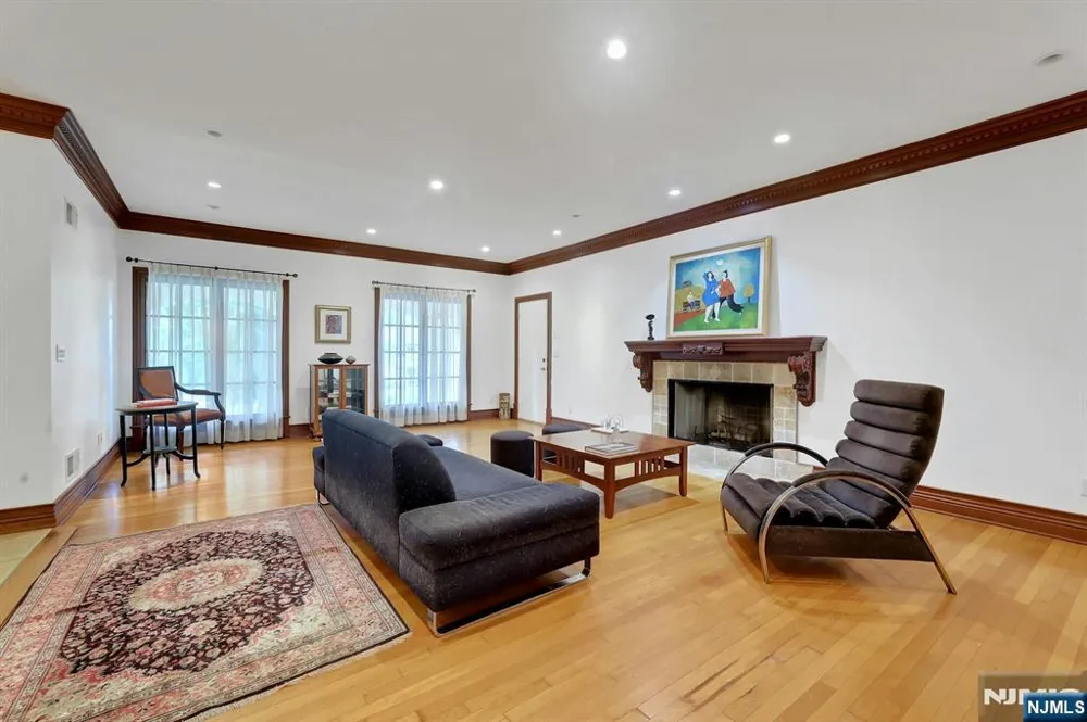 285 Arch Road Englewood, NJ 07631