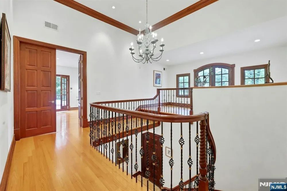 285 Arch Road Englewood, NJ 07631