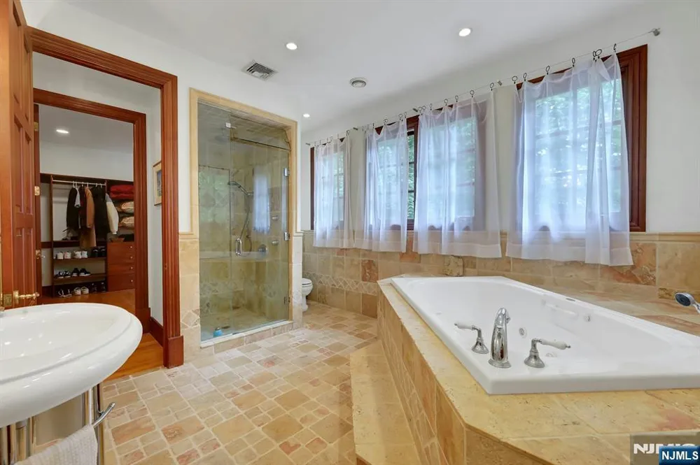 285 Arch Road Englewood, NJ 07631
