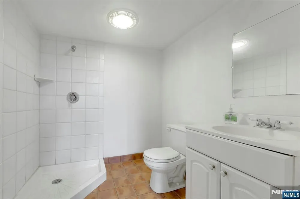 285 Arch Road Englewood, NJ 07631