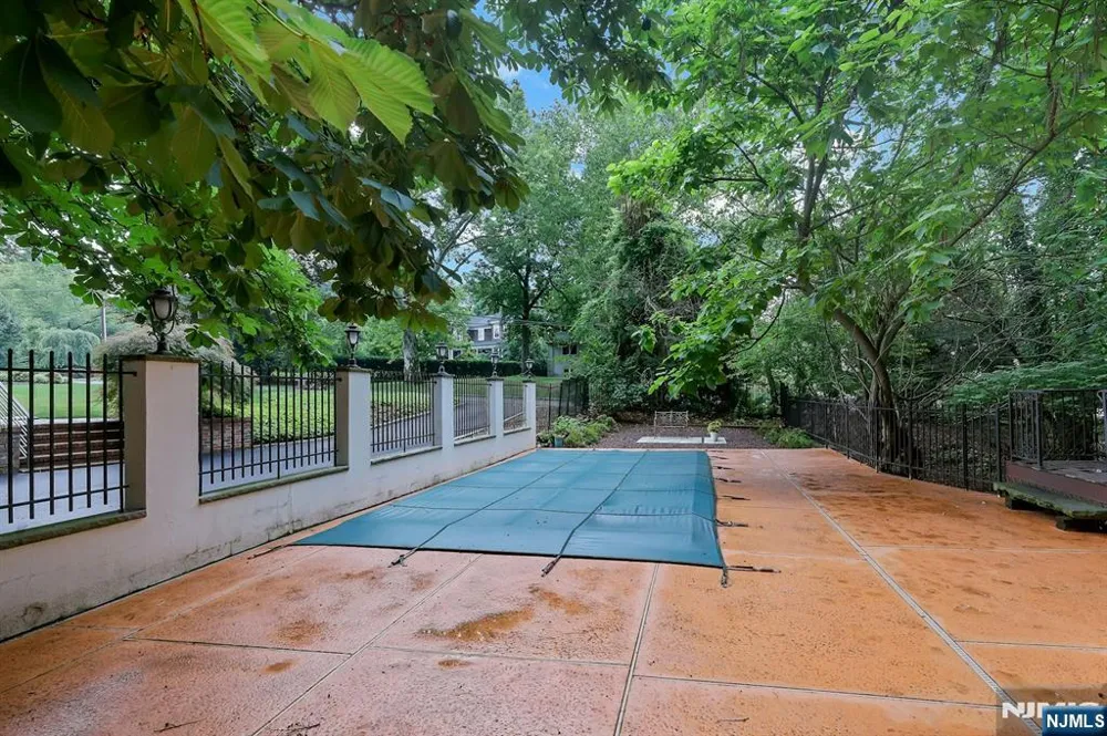 285 Arch Road Englewood, NJ 07631