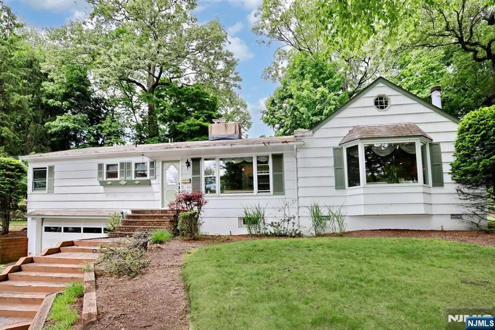 908 N Monroe Street Midland Park, NJ 07432