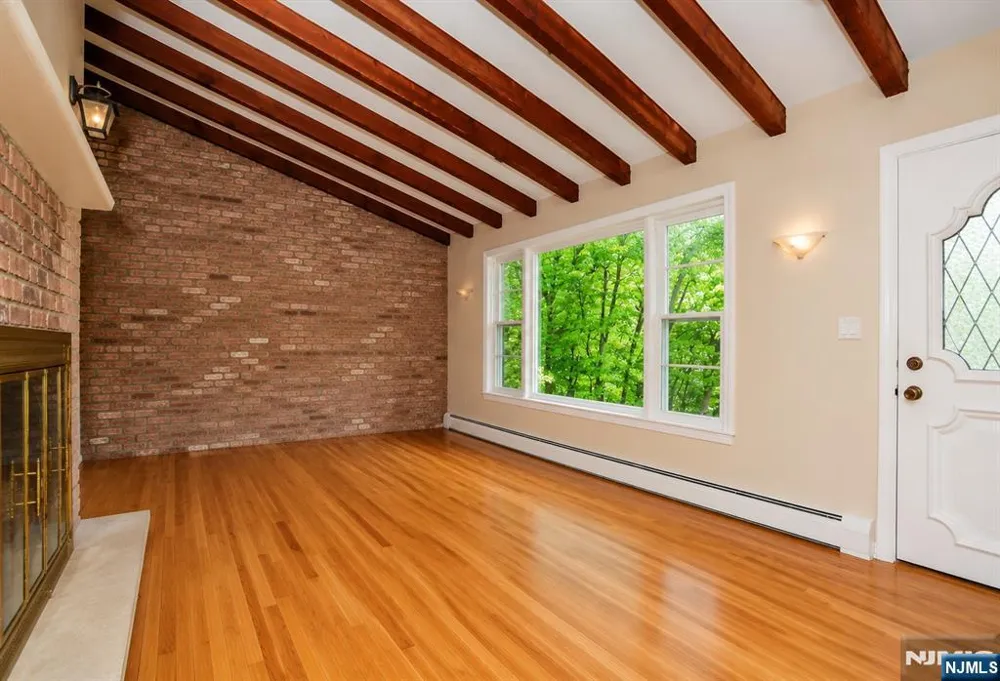 908 N Monroe Street Midland Park, NJ 07432