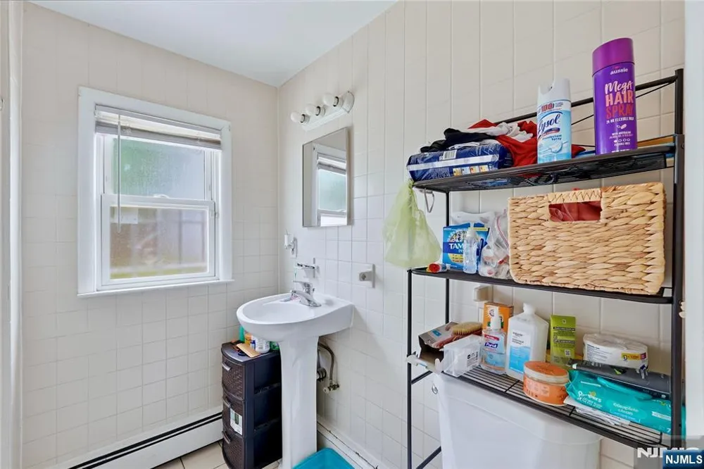 17 Highland Terrace Irvington, NJ 07111