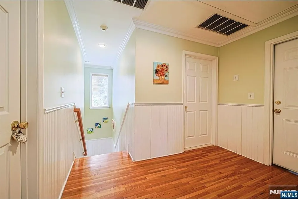 705 Gettysburg Place Paramus, NJ 07652