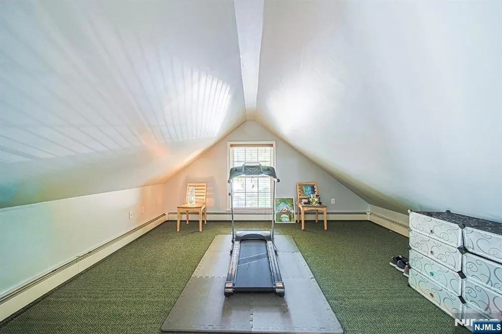 705 Gettysburg Place Paramus, NJ 07652