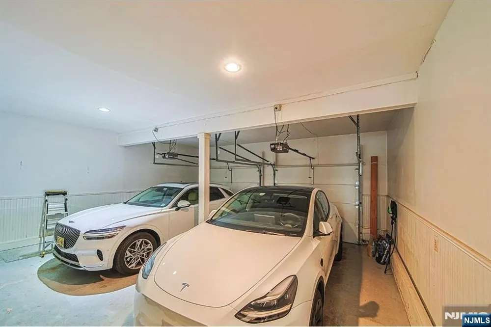 705 Gettysburg Place Paramus, NJ 07652