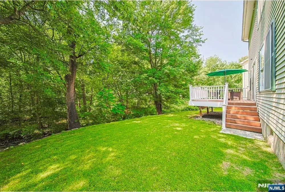 705 Gettysburg Place Paramus, NJ 07652