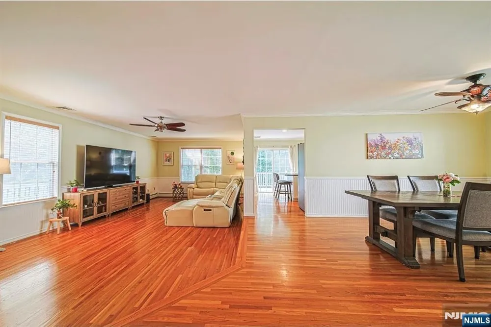 705 Gettysburg Place Paramus, NJ 07652