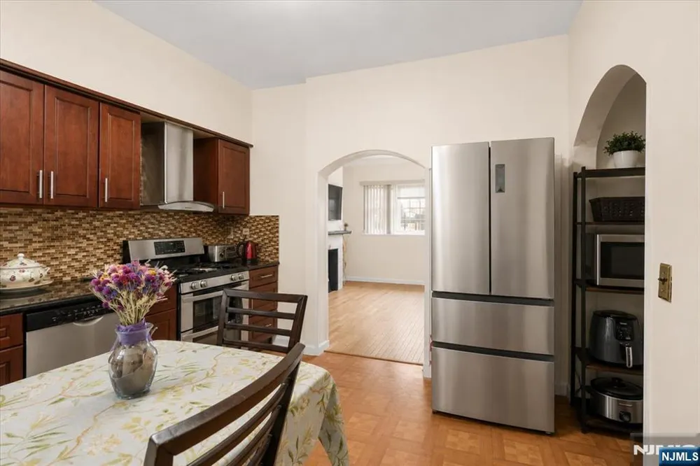 1009 Paterson Plank Road North Bergen, NJ 07047