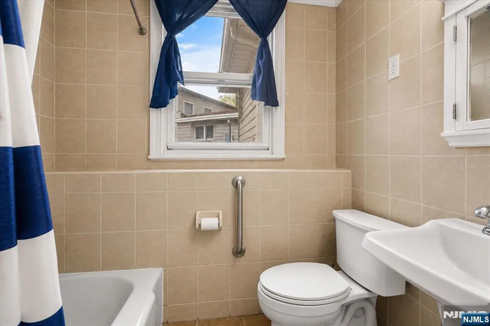 1009 Paterson Plank Road North Bergen, NJ 07047