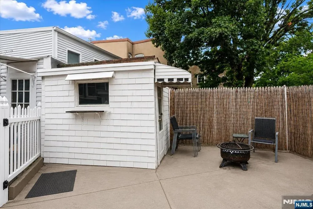 1009 Paterson Plank Road North Bergen, NJ 07047