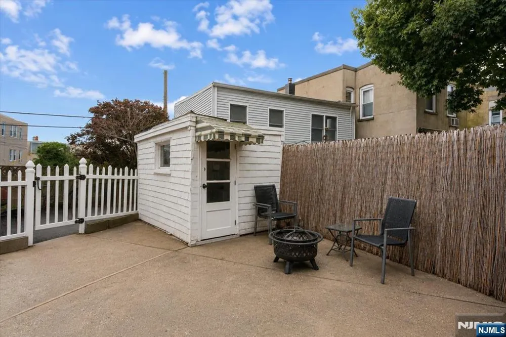 1009 Paterson Plank Road North Bergen, NJ 07047