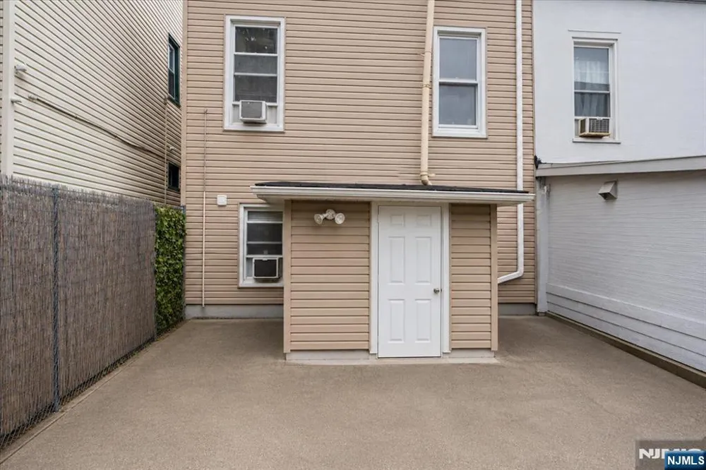 1009 Paterson Plank Road North Bergen, NJ 07047