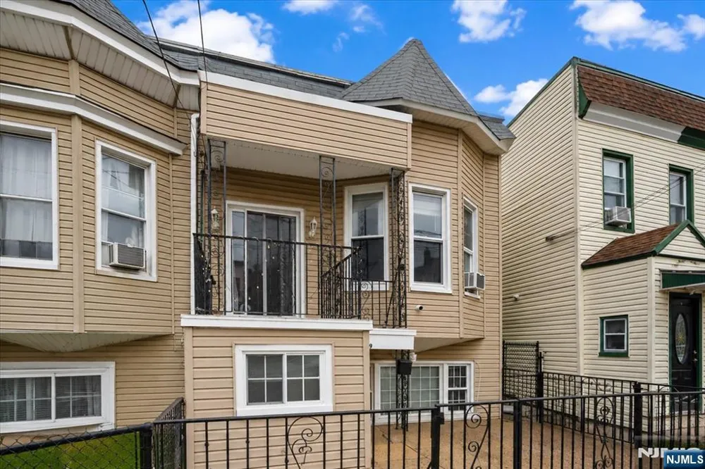 1009 Paterson Plank Road North Bergen, NJ 07047